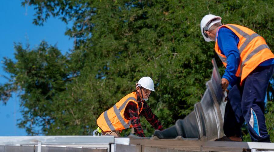 Professional gutter cleaning in Campbell, OH